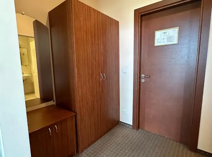 Unimars Viesnīca 3*